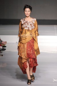 Carmanita Kain Negeri Jakarta Fashion & Food Festival 2015 at Ballroom Harris Hotel. Kelapa Gading. Jakarta. [Foto: Mohammad Abduh/Wolipop]