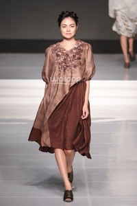 Carmanita Kain Negeri Jakarta Fashion & Food Festival 2015 at Ballroom Harris Hotel. Kelapa Gading. Jakarta. [Foto: Mohammad Abduh/Wolipop]