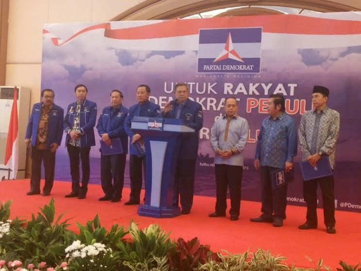 Hinca Panjaitan Gantikan Ibas Jadi Sekjen Partai Demokrat Hinca Panjaitan Gantikan Ibas Jadi Sekjen Partai Demokrat