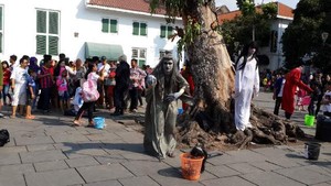 Asyiknya Jeprat-Jepret di Taman Fatahillah Kota Tua