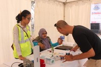 Selain menggelar jalan sehat, PKBI juga memberikan layanan tes HIV gratis di lokasi yang sama. (Foto: Nita Sari/detikHealth)