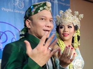 Nikah Kedua Kali, Ini Dia Cerita Bahagia Iwa K