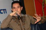 Wajah Kebapakan Dude Harlino