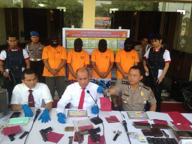 Polda Riau Sita 5 Senpi dari 4 Rampok Lintas Provinsi