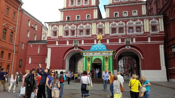 Di Rusia pun Ada Mitos Soal Lempar Koin, Seperti di Lapangan Merah ini