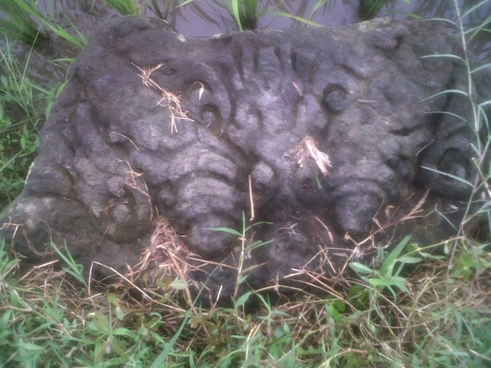 Warga Temukan Batu Berukir Diduga Bagian Bangunan Candi Seumuran Prambanan