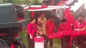 Kisah Mak Rateh yang Menangisi Dandang Rusak Saat Kantor PDI Diserang