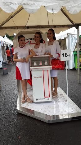 Pengunjung Sepi, SPG di PRJ Senayan Takut Tak Capai Target