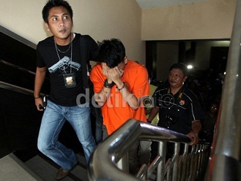 Ada Inisial Artis Baru Selain TM, Robbi Disogok untuk Tutup Mulut