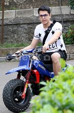 Kevin Julio dan Mini Trail Birunya, Keren Nggak Bro?