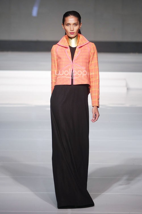 Priyo Oktaviano Spous Cita Tenun Indonesia. Jakarta Fashion & Food Festival 2015 at Ballroom Harris Hotel. Kelapa Gading. Jakarta. [Foto: Mohammad Abduh/Wolipop]