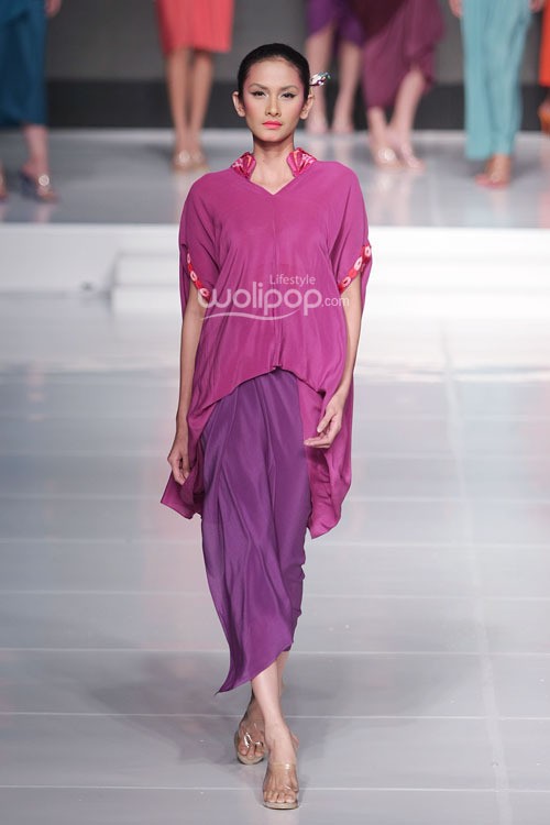 Oscar Lawalata My Name is Asia. Jakarta Fashion & Food Festival 2015 at Ballroom Harris Hotel. Kelapa Gading. Jakarta. [Foto: Mohammad Abduh/Wolipop]