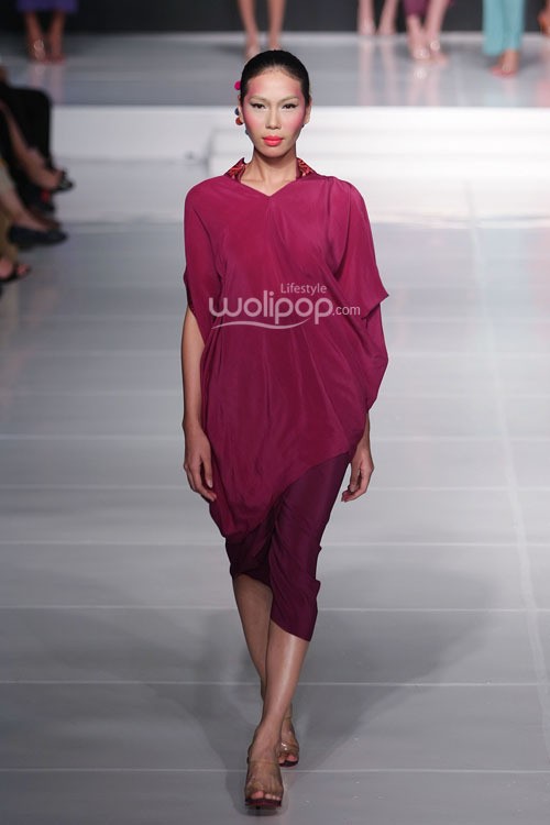 Oscar Lawalata My Name is Asia. Jakarta Fashion & Food Festival 2015 at Ballroom Harris Hotel. Kelapa Gading. Jakarta. [Foto: Mohammad Abduh/Wolipop]