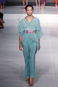 Oscar Lawalata My Name is Asia. Jakarta Fashion & Food Festival 2015 at Ballroom Harris Hotel. Kelapa Gading. Jakarta. [Foto: Mohammad Abduh/Wolipop]