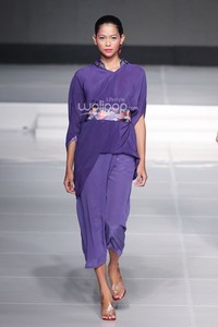 Oscar Lawalata My Name is Asia. Jakarta Fashion & Food Festival 2015 at Ballroom Harris Hotel. Kelapa Gading. Jakarta. [Foto: Mohammad Abduh/Wolipop]