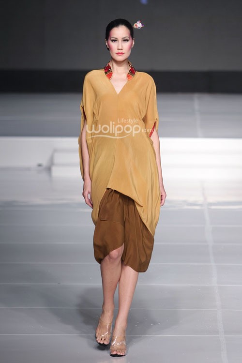 Oscar Lawalata My Name is Asia. Jakarta Fashion & Food Festival 2015 at Ballroom Harris Hotel. Kelapa Gading. Jakarta. [Foto: Mohammad Abduh/Wolipop]