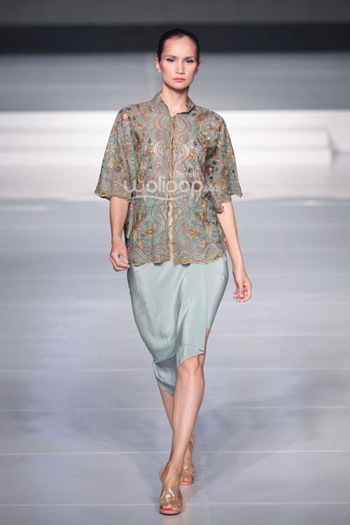 Oscar Lawalata My Name is Asia. Jakarta Fashion & Food Festival 2015 at Ballroom Harris Hotel. Kelapa Gading. Jakarta. [Foto: Mohammad Abduh/Wolipop]