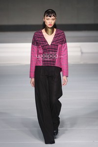 Priyo Oktaviano Spous Cita Tenun Indonesia. Jakarta Fashion & Food Festival 2015 at Ballroom Harris Hotel. Kelapa Gading. Jakarta. [Foto: Mohammad Abduh/Wolipop]