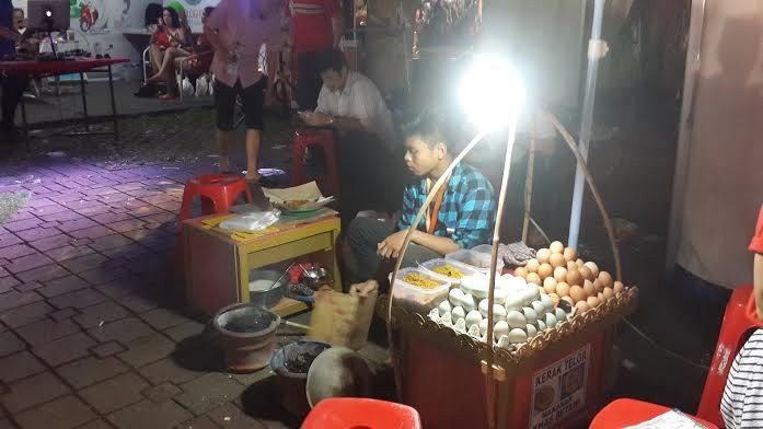 Pedagang PRJ Senayan Ini Tagih Pembayaran Kerak Telor Untuk Wagub Djarot