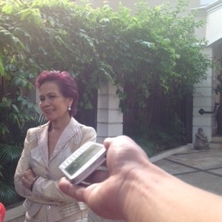 Begini Gaya Santai Miranda di Rumah setelah Bebas dari Penjara