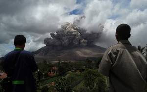 BNPB: Status Gunung Sinabung Ditingkatkan Menjadi Awas