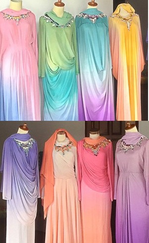 Dian Pelangi Rilis Kaftan yang Colorful untuk Ramadan