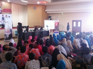 Belajar Gunakan Smartphone Jadi Alat Jurnalis di School Hot Music
