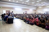 Diskusi pun berjalan dengan seru.