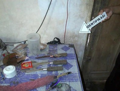 Anggota BNN Kediri Tusuk Perutnya Sendiri