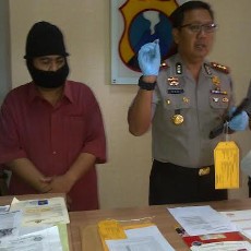 Pengacara ini Tipu Warga yang Ingin Jadi Polisi
