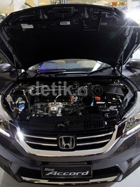 New Honda Accord dibekali mesin 2,4 liter DOHC i-VTEC yang mampu menghasilkan tenaga 176 PS pada 6.200 rpm dan torsi maksimum 225 Nm pada 4.000 rpm.