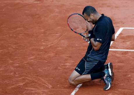 Tsonga Menangi Duel Lima Set Lawan Nishikori