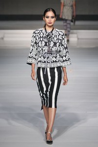 Ari Seputra Monochrometnic. Cita Tenun Indonesia. Jakarta Fashion & Food Festival 2015 at Ballroom Harris Hotel. Kelapa Gading. Jakarta. [Foto: Mohammad Abduh/Wolipop]