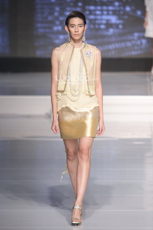 Chossy Latu Songket and the City. Cita Tenun Indonesia. Jakarta Fashion & Food Festival 2015 at Ballroom Harris Hotel. Kelapa Gading. Jakarta. [Foto: Mohammad Abduh/Wolipop]