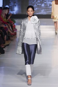 Chossy Latu Songket and the City. Cita Tenun Indonesia. Jakarta Fashion & Food Festival 2015 at Ballroom Harris Hotel. Kelapa Gading. Jakarta. [Foto: Mohammad Abduh/Wolipop]