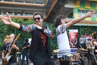 School Hot Music akhirnya mencapai puncaknya. Penampilan grup band Nidji didaulat menjadi penutup acara terbaru detikHOT yang digelar di SMKN 8 Jakarta.