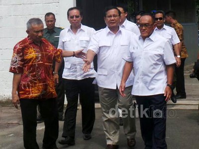 Prabowo Cs Jenguk SDA di Rutan Guntur
