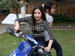 Ngeeeng... Mau Dibonceng Prilly Latuconsina Naik Mini Trail?