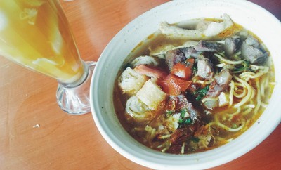 Gurih Enak Soto Mie dan Soto Betawi Bang Simin, Tak Cukup Hanya Semangkuk!
