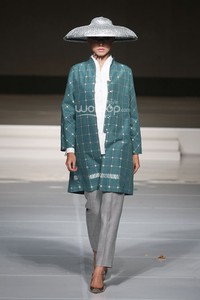 KRATON by Auguste Soesastro. Cita Tenun Indonesia. Jakarta Fashion & Food Festival 2015 at Ballroom Harris Hotel. Kelapa Gading. Jakarta. [Foto: Mohammad Abduh/Wolipop]