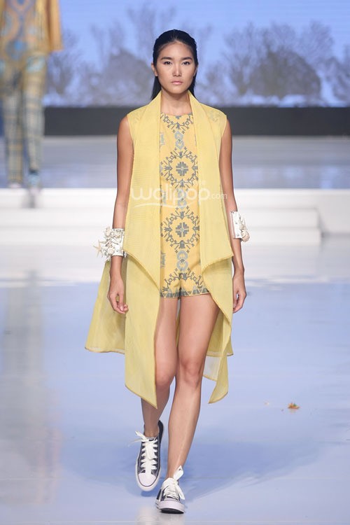 Balijava by Denny Wirawan Ocean Mood. Cita Tenun Indonesia. Jakarta Fashion & Food Festival 2015 at Ballroom Harris Hotel. Kelapa Gading. Jakarta. [Foto: Mohammad Abduh/Wolipop]