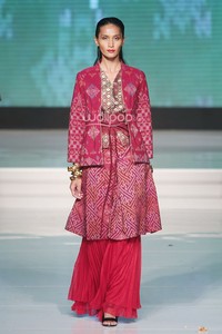 Hamy Culture by Stephanus Hamy BALI. Cita Tenun Indonesia. Jakarta Fashion & Food Festival 2015 at Ballroom Harris Hotel. Kelapa Gading. Jakarta. [Foto: Mohammad Abduh/Wolipop]