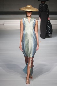 KRATON by Auguste Soesastro. Cita Tenun Indonesia. Jakarta Fashion & Food Festival 2015 at Ballroom Harris Hotel. Kelapa Gading. Jakarta. [Foto: Mohammad Abduh/Wolipop]