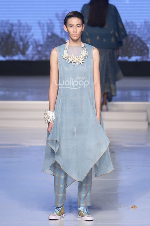 Balijava by Denny Wirawan Ocean Mood. Cita Tenun Indonesia. Jakarta Fashion & Food Festival 2015 at Ballroom Harris Hotel. Kelapa Gading. Jakarta. [Foto: Mohammad Abduh/Wolipop]
