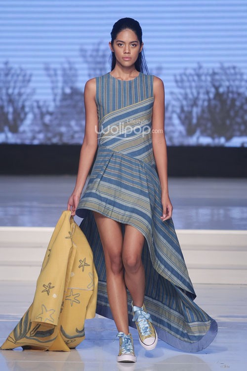 Balijava by Denny Wirawan Ocean Mood. Cita Tenun Indonesia. Jakarta Fashion & Food Festival 2015 at Ballroom Harris Hotel. Kelapa Gading. Jakarta. [Foto: Mohammad Abduh/Wolipop]