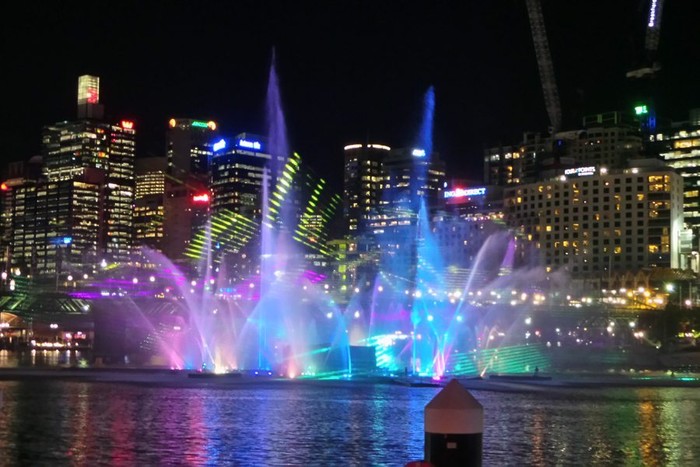 Yang Seru di Sydney, Atraksi Air Mancur & Kembang Api