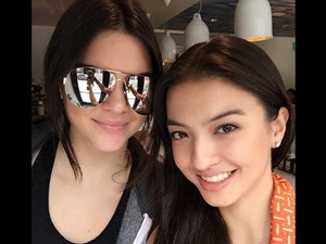 Raline Shah Selfie Bareng Kendall Jenner, Cantik Mana?