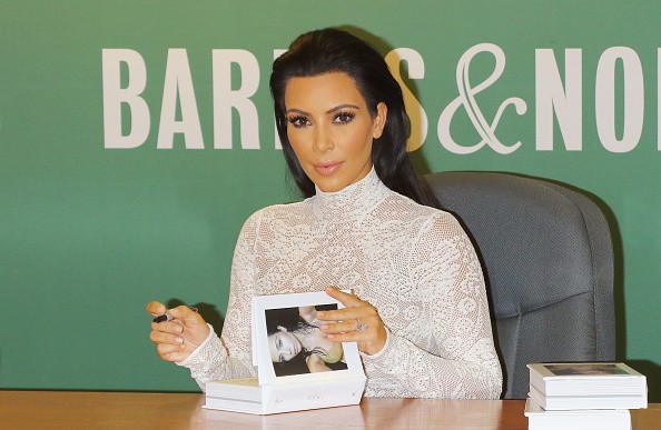 Inilah 8 Makanan Kesukaan Kim Kardashian Saat Hamil! (1)