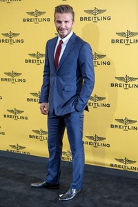     David Beckham tampil necis mengenakan setelan jas biru di sebuah acara fashion di Madrid, Spanyol, belum lama ini. Pablo Cuadra/Getty Images/detikFoto.