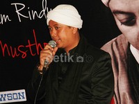 Opick berharap, album tersebut bisa dinikmati tidak hanya oleh pecinta musik religi di Indonesia, tapi juga internasional. Pool/Gus Mun/detikFoto.